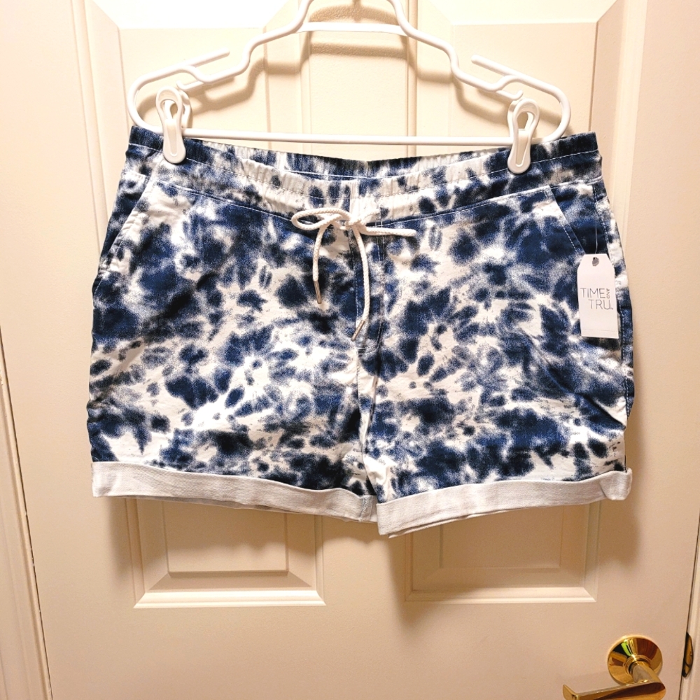 🦋 NWT Women's Tie dye shorts L / 12 - 14